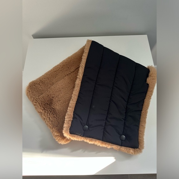 🔥last call! Never worn Faux fur winter scarf/snood - Picture 4 of 4